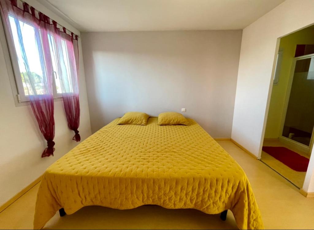 Postel nebo postele na pokoji v ubytování Villa et maisonnette provençales