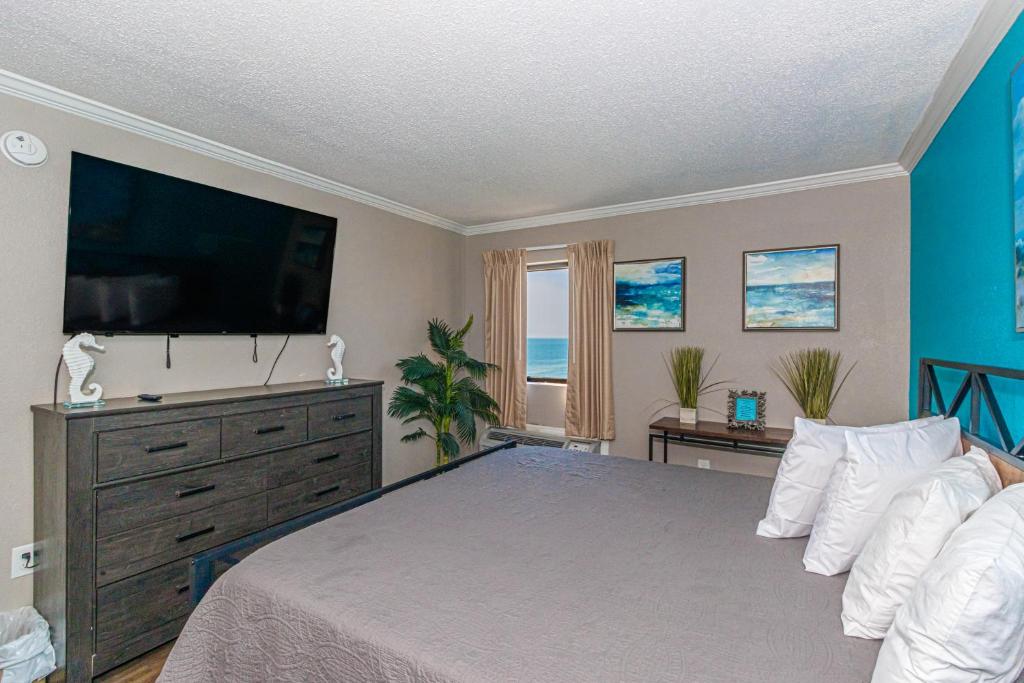 Beachfront Penthouse Perfection with Endless Gulf Vistas