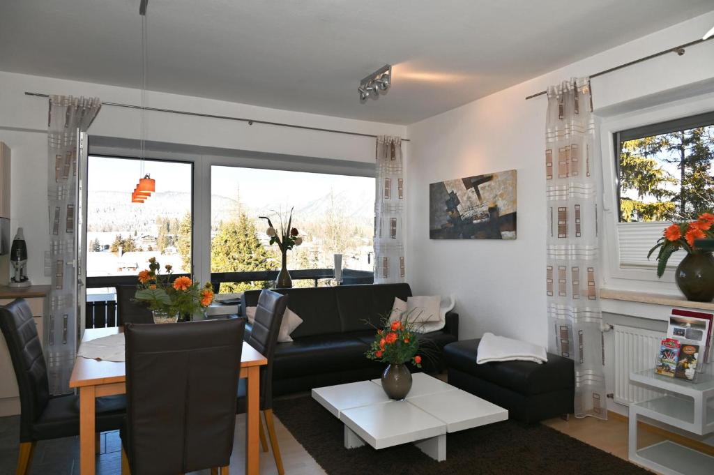 Posezení v ubytování Berghaus Tirol - Luxus Apartement