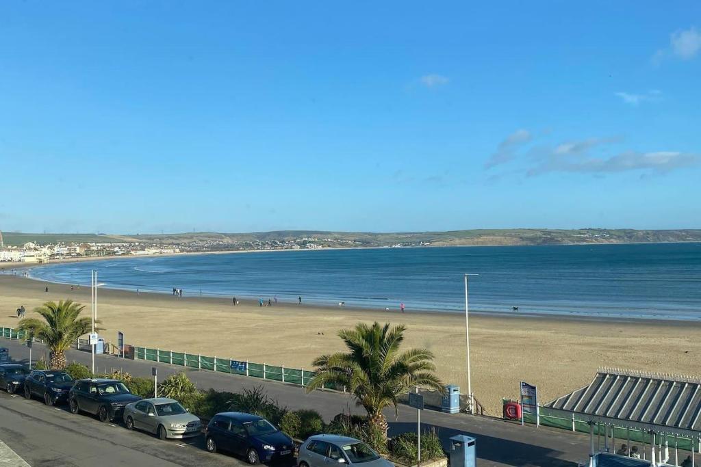 Stunning sea views from apartment in Weymouth, Weymouth (updated prices