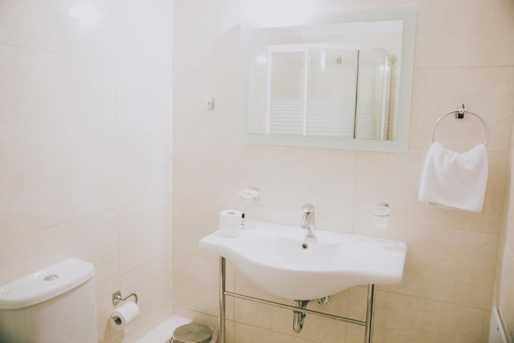 Tzaki hotel & restaurant Patras - Resim 37