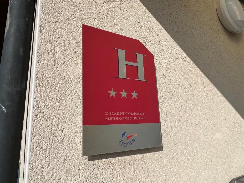 Certifikát, hodnocení, plakát nebo jiný dokument vystavený v ubytování Hôtel Le Laury's