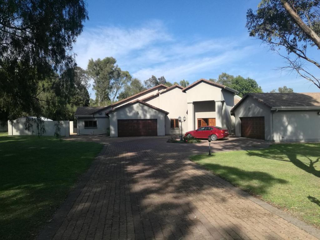 Home away from Home The Estate, Benoni (updated prices 2024)
