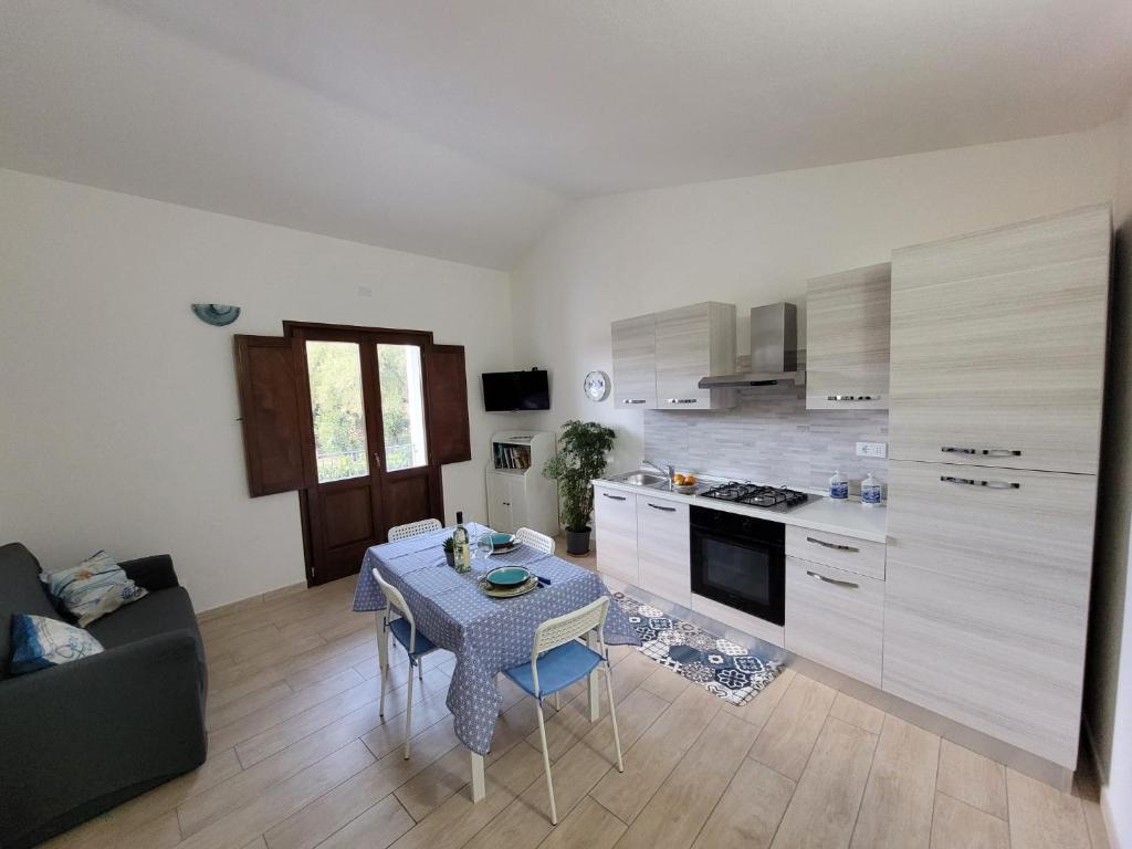 Il Melograno a Teulada - Accogliente casa vacanze con WiFi