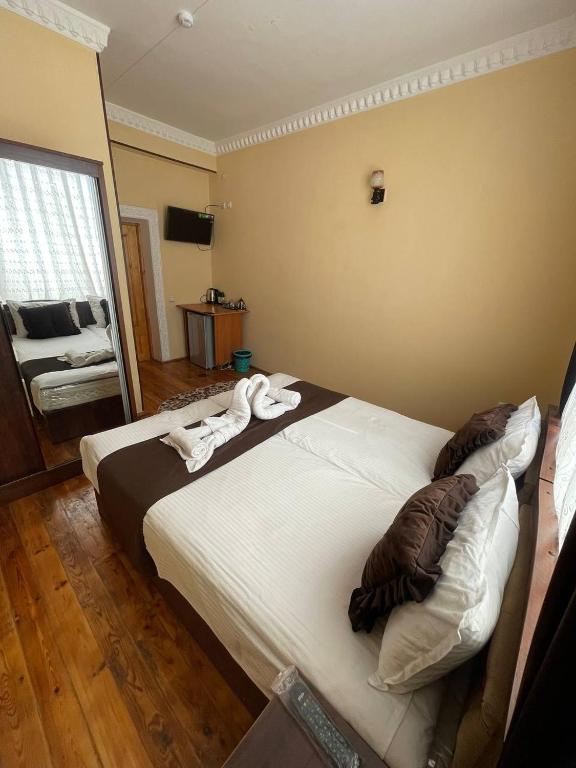Bukhara Zaringiz - Habitación Doble Con Baño Privado