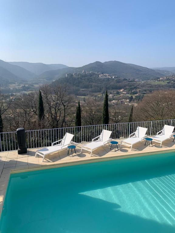 Nespecifikovaný výhled na hory nebo výhled na hory při pohledu z bed and breakfast