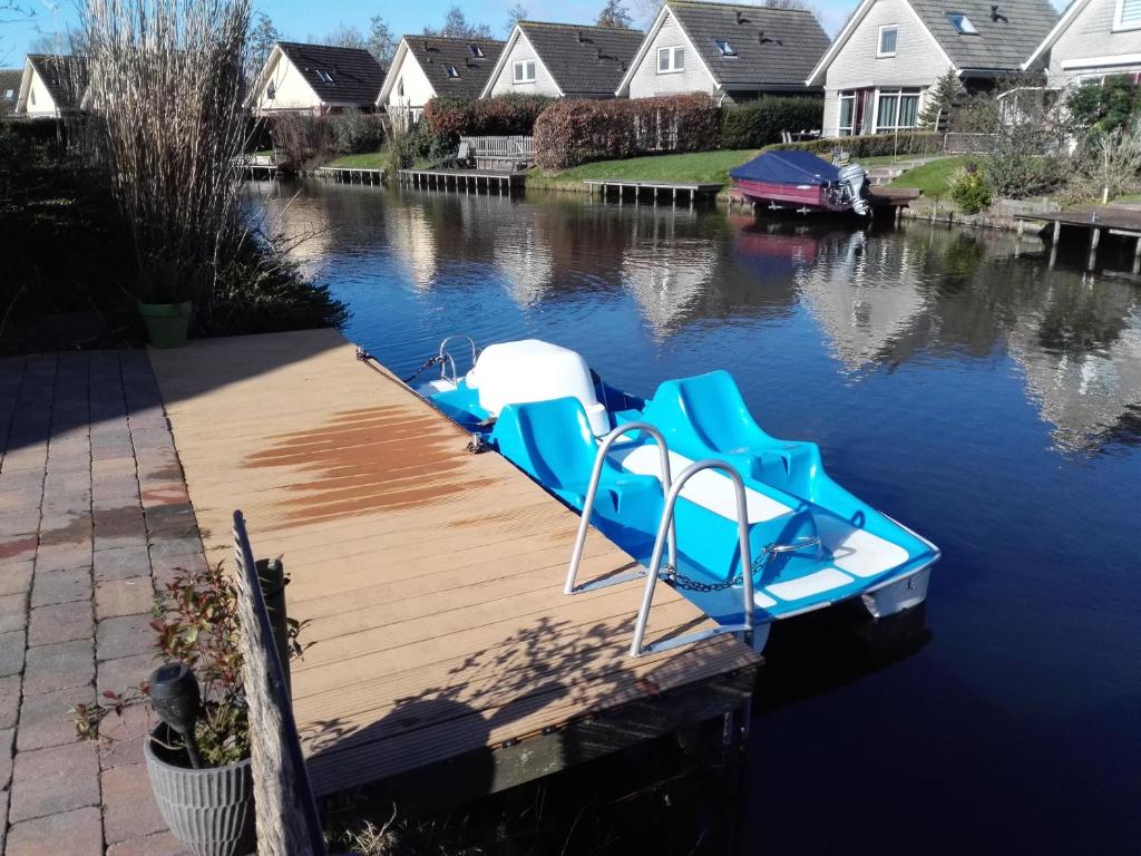 Galeriebild der Unterkunft Perle am Ijsselmeer mit eigenem Tretboot in Medemblik
