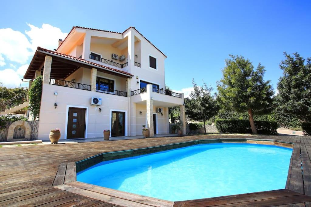 Image showcasing Sofia's Sunny Home + Private Pool + Gym, Prasás (aktualisierte Preise ...