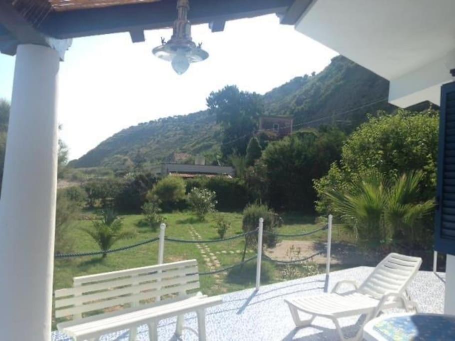 A general mountain view or a mountain view taken from A villát
