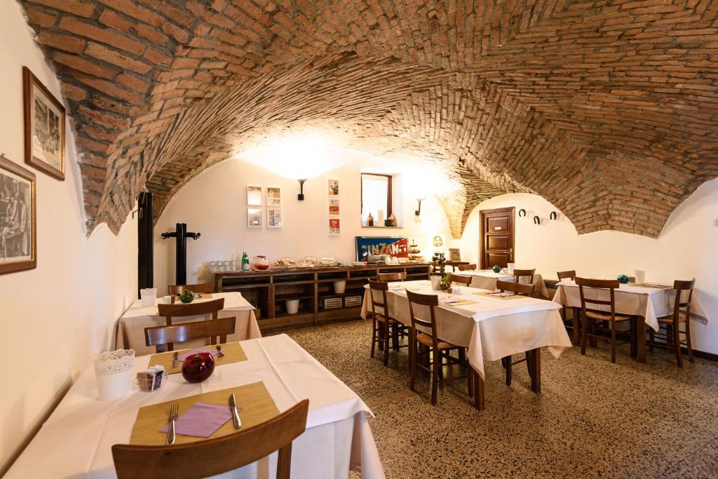 Część wypoczynkowa w obiekcie il Glicine B&B RISTORANTE