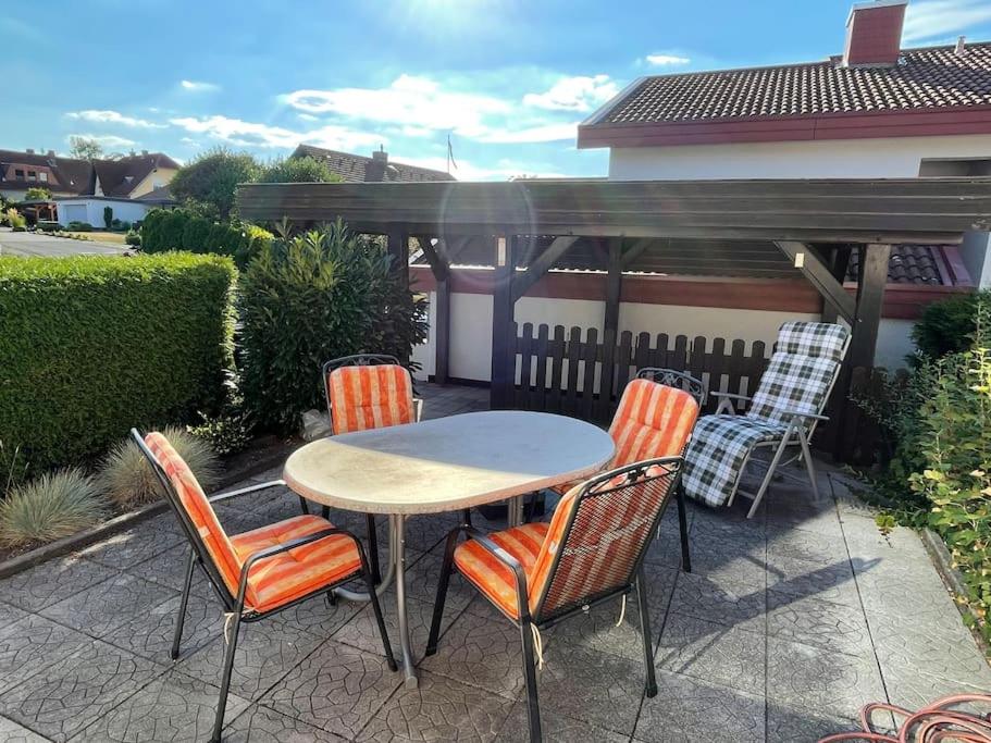 Balkón nebo terasa v ubytování Ferienwohnung Leuchtbergblick mit Terrasse und PKW Stellplatz