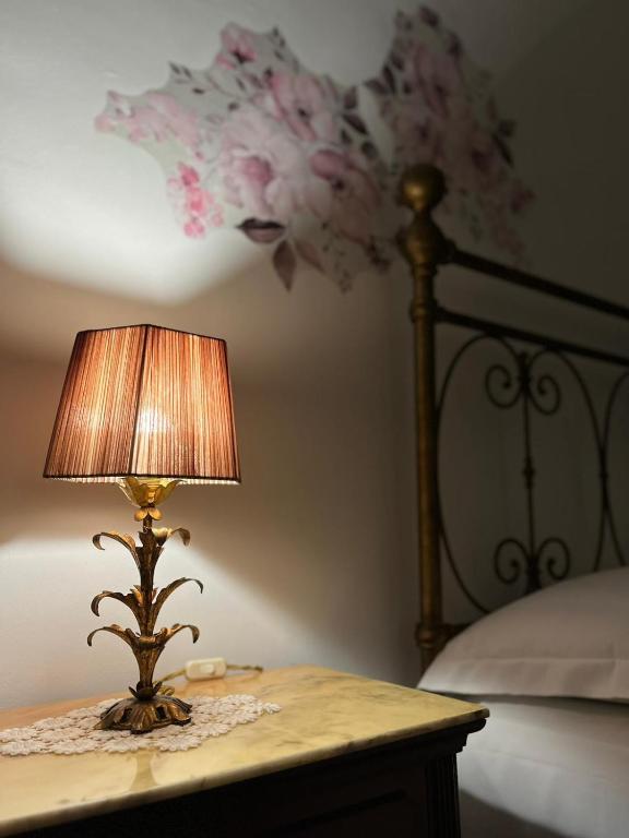 A bed or beds in a room at NicAnto's Home