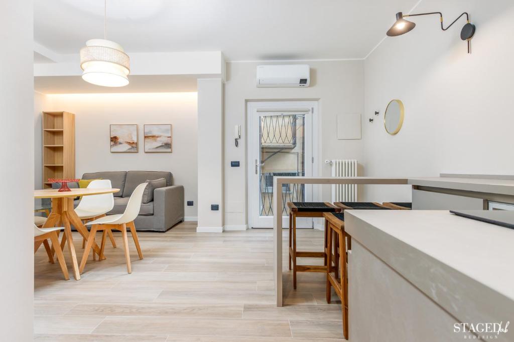 A kitchen or kitchenette at FEEL - Grand Alta Apartment