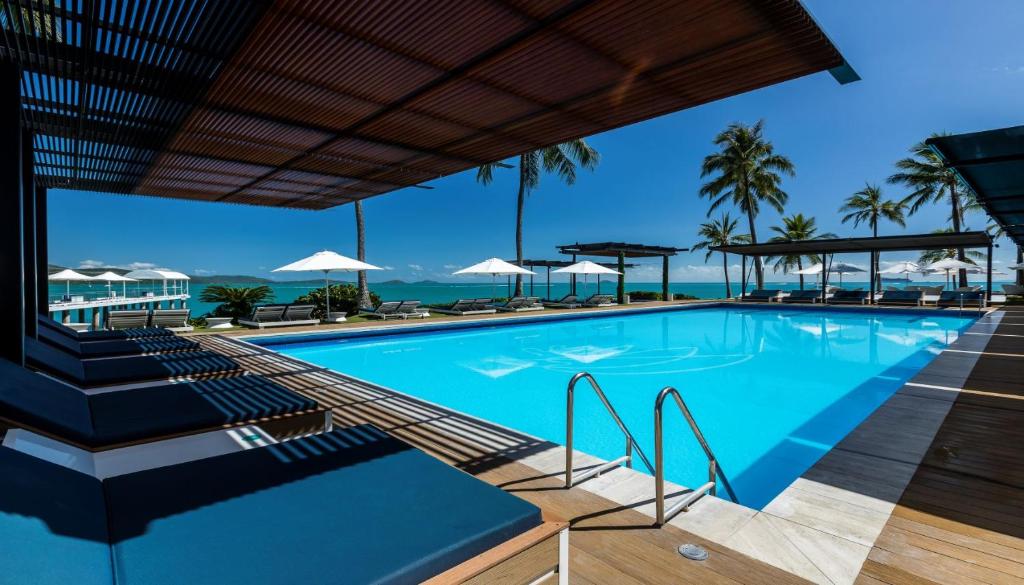 Bazén v ubytování Coral Sea Resort nebo v jeho okolí