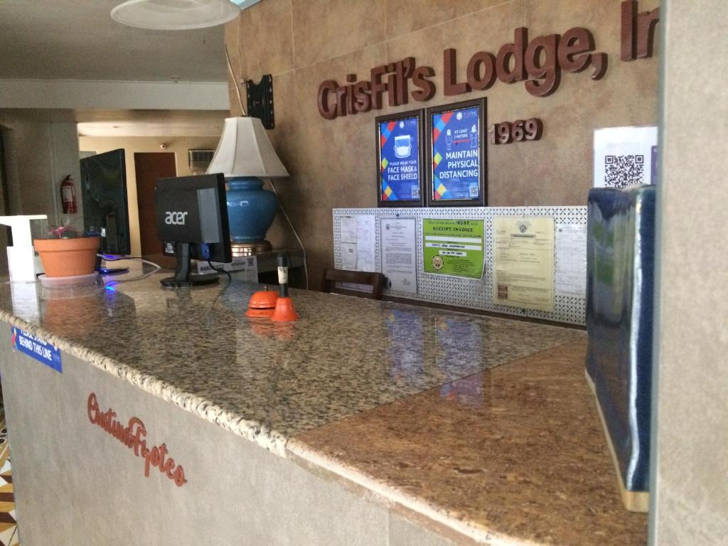 Lobby o reception area sa CrisFil's Lodge Incorporated