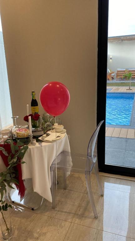 Bazén v ubytování شاليهات المرفأ Almarfa Resort nebo v jeho okolí