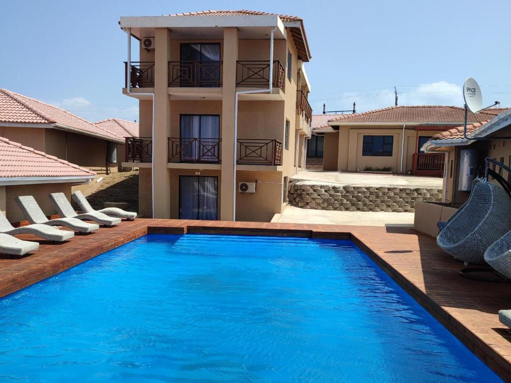 Bazén v ubytování Coastal Beach Resort nebo v jeho okolí