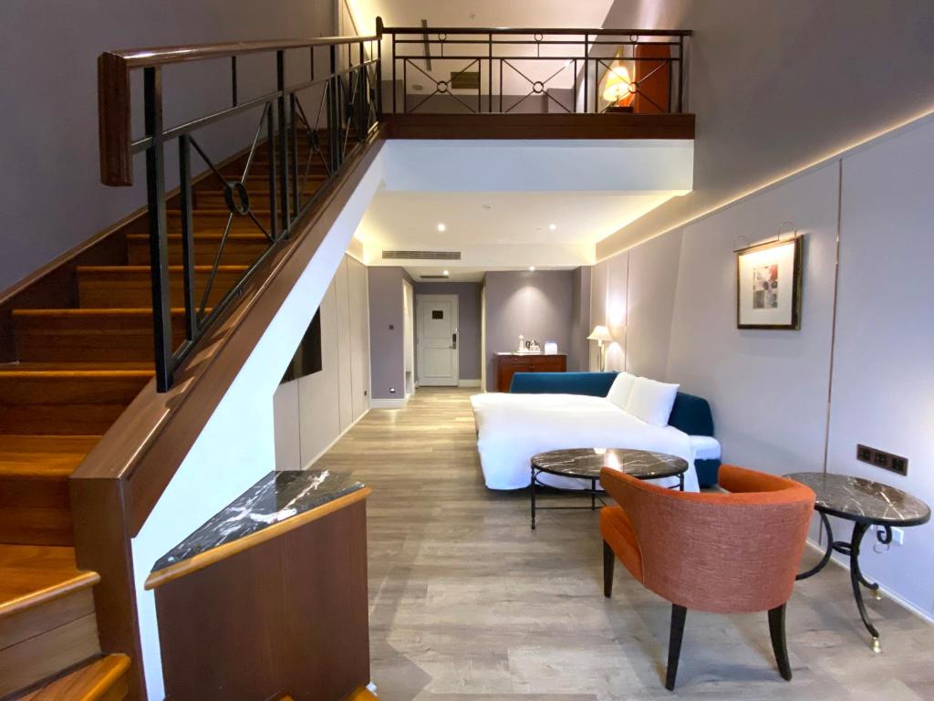 Lakeshore Hotel Hsinchu - Premier Duplex King Room