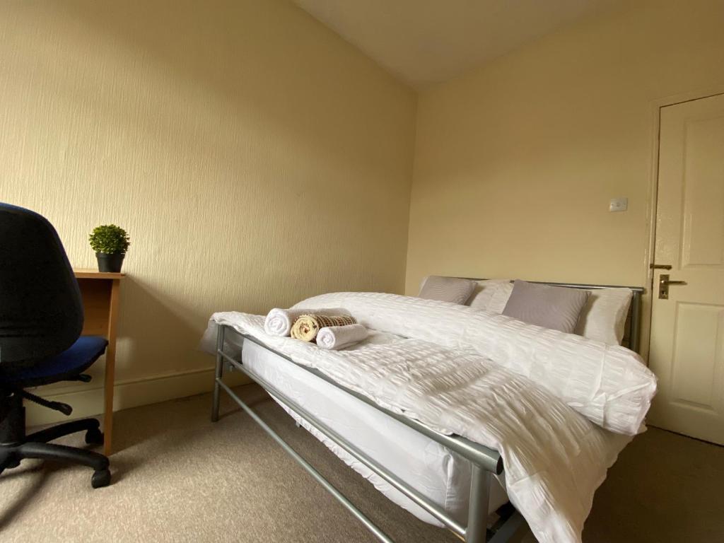 Nice Living Serviced Accommodations 5 - Standard Double Room With Shared Bathroom