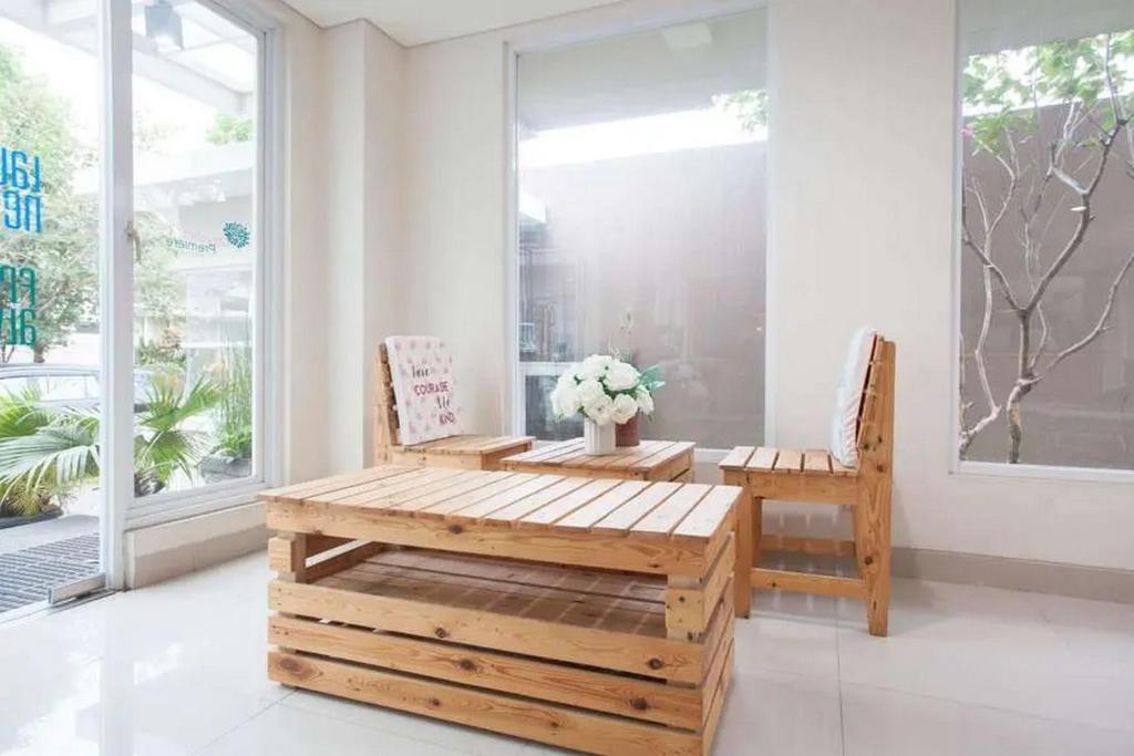 Zahrada ubytování RedDoorz Plus at Riverside Malang