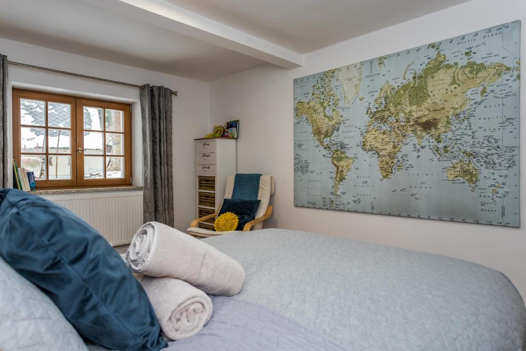 Postel nebo postele na pokoji v ubytování Luxusní apt Hory 7 v Krkonoších