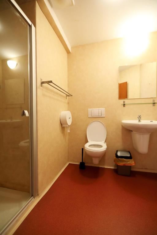 
Bed in 6-Bed Mixed Dormitory Room
