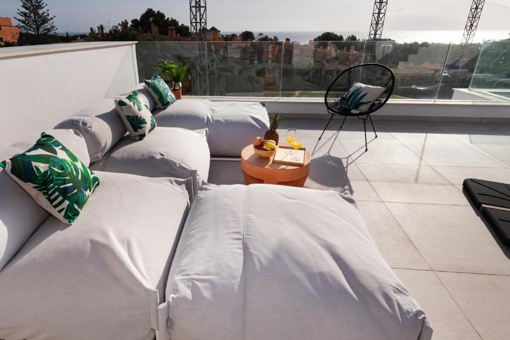 Posedenie v ubytovaní Marbella Deluxe duplex con piscina privada