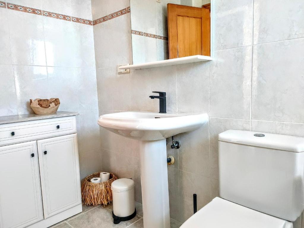 Koupelna v ubytování Happy Holiday Apartment Javea , 2 bed 2 bath , seaview airco wifi