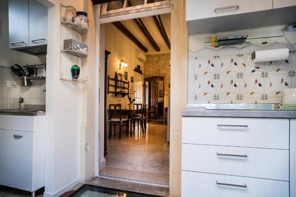 A kitchen or kitchenette at Il Calamaio