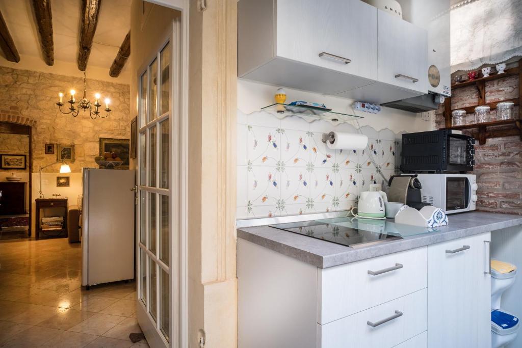 A kitchen or kitchenette at Il Calamaio