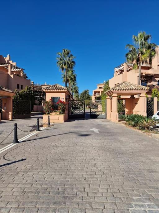 Piso en Lujosa Urbanización Hacienda del Sol, Estepona Aktualisierte