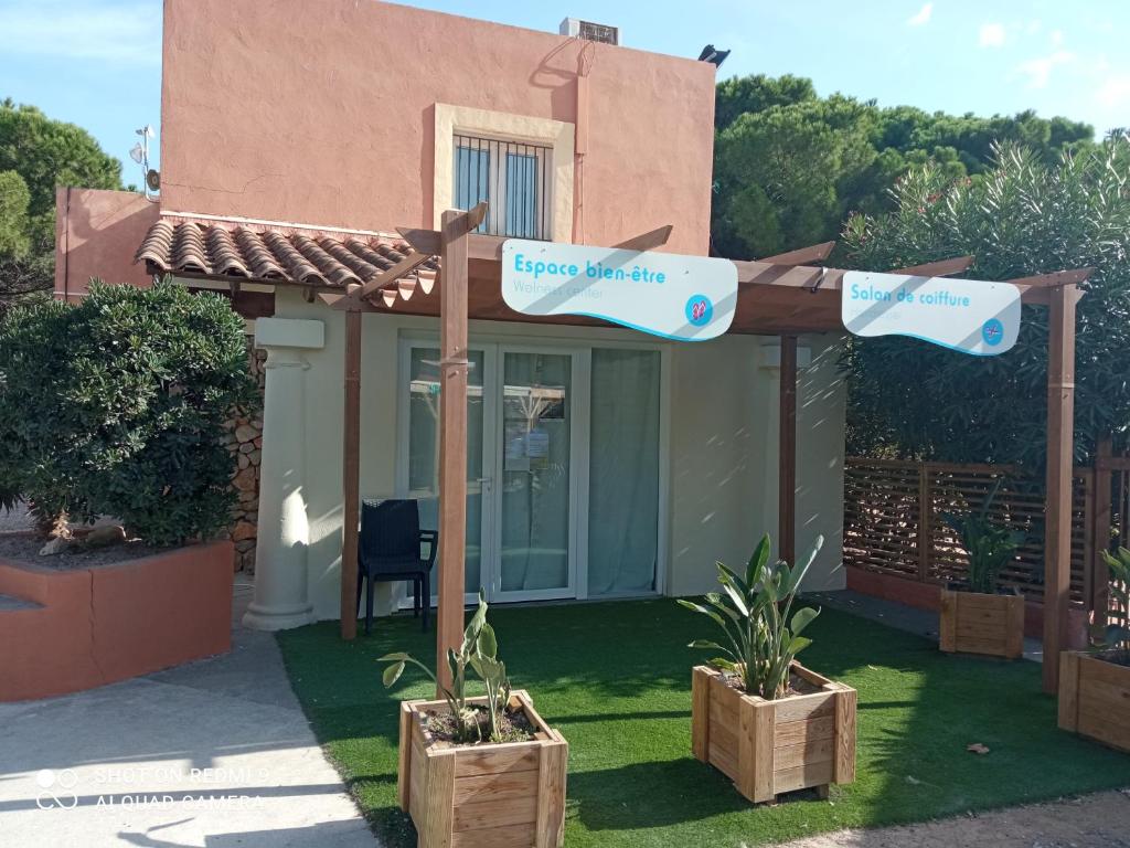 Fotografia z galérie ubytovania Pitch 512 Mobil home excellence range at Mar Estang 4 without Fun Pass v destinácii Canet-en-Roussillon