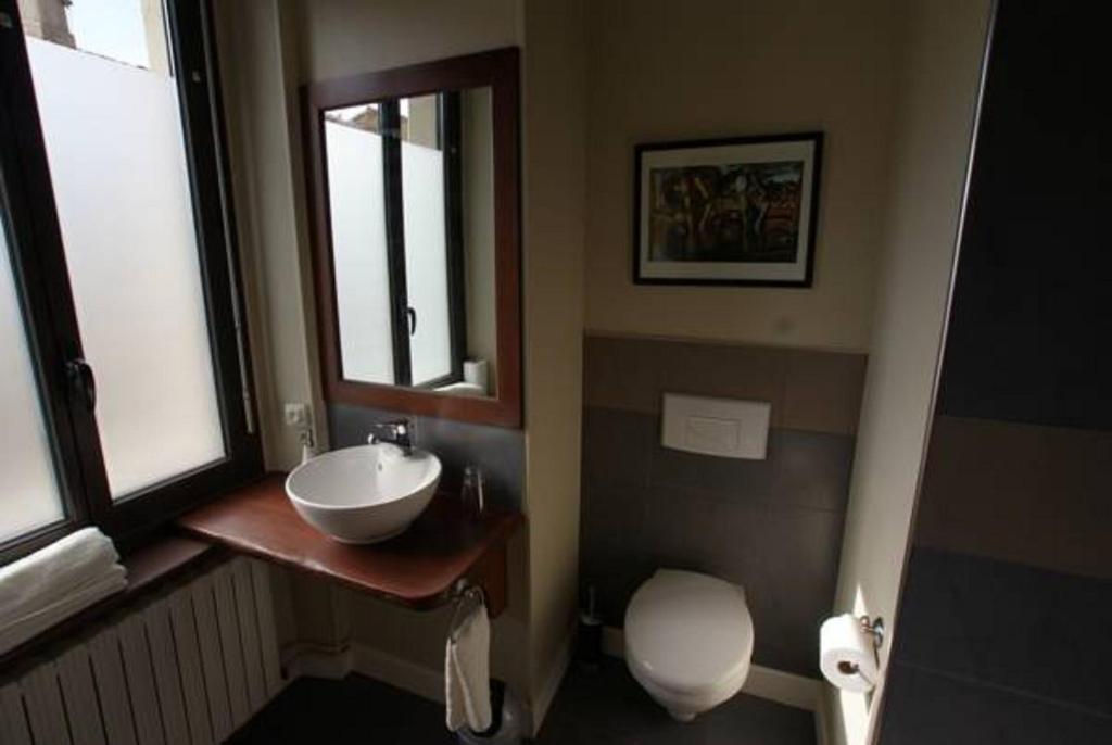 Carcassonne Guesthouse - 10