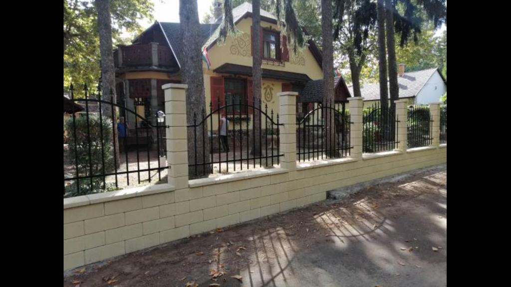 Balatonszemesi Nyaralóház 8636 Balatonszemes, Bagolyvár 25 kép - 1