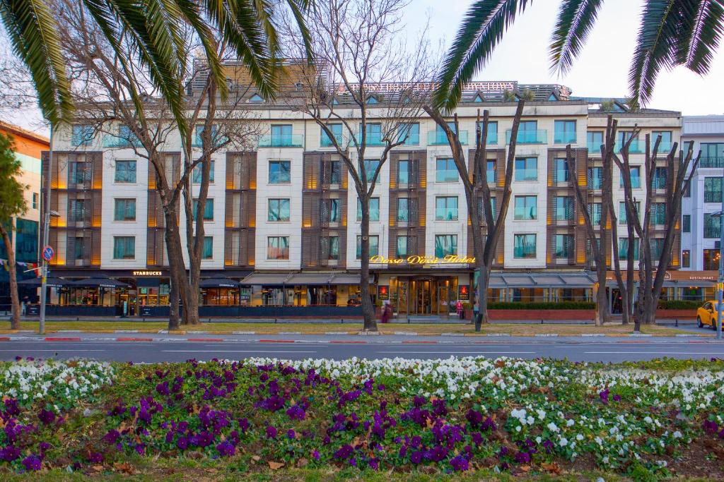 O edifício em que o hotel se localiza