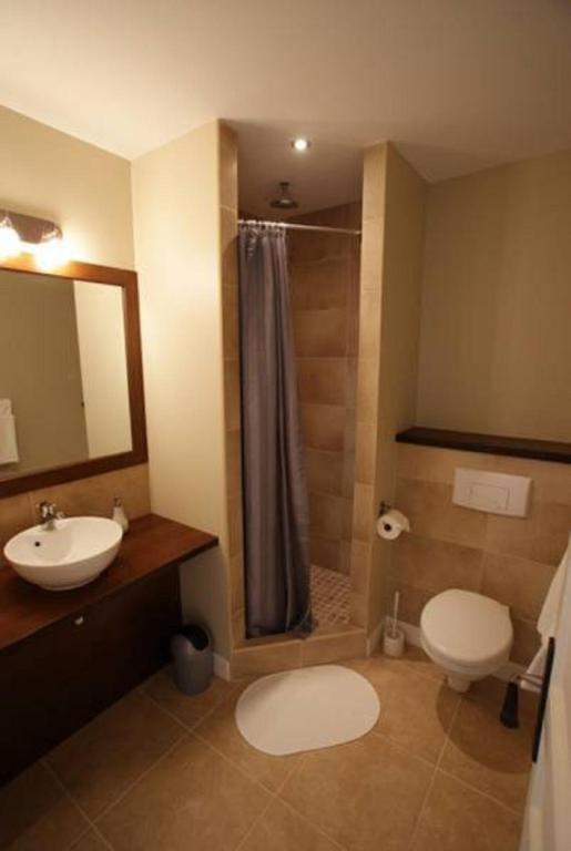 Carcassonne Guesthouse - 2