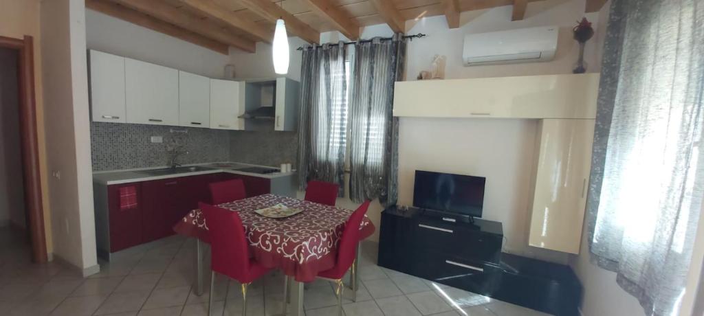 Galería fotográfica de SWEET HOME- AMPIO BIVANO A 10 MINUTI DALLE SPIAGGE en Quartu SantʼElena