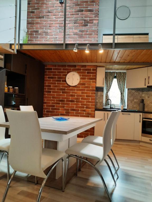 Exclusive Art Apartment - 7