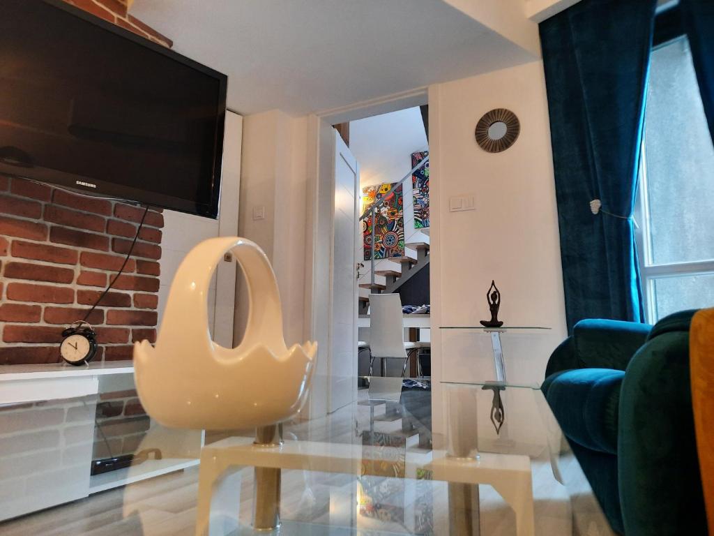 Exclusive Art Apartment - 2