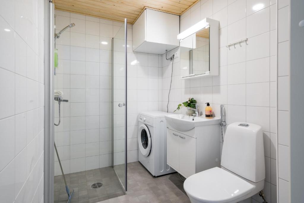 Koupelna v ubytování Hiisi Homes Kirkkonummi Masala Seppä-Kallen kuja