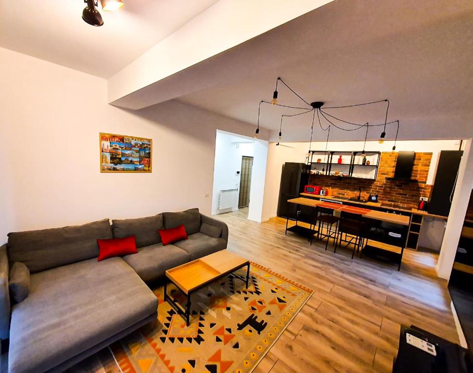 74 Industrial Houses Perfect for Urban Living