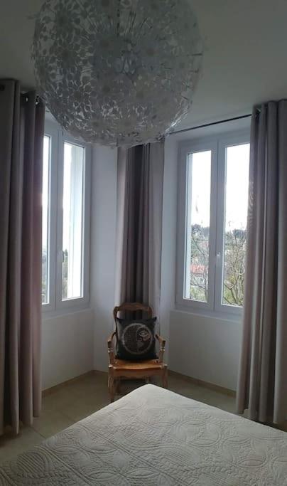 Posteľ alebo postele v izbe v ubytovaní CHEZ PERLE à LEVIE, logement entier de type T4