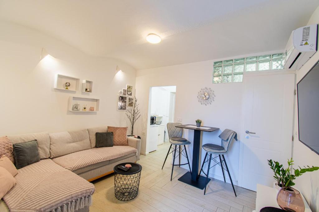 Galeriebild der Unterkunft Flexible SelfCheckIns 44 - Zagreb - New - Center in Zagreb