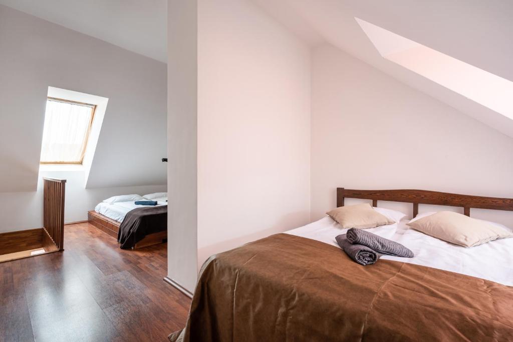 A bed or beds in a room at Beautiful apartment with AC