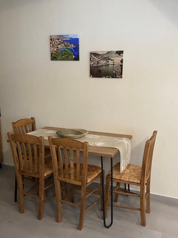 Fotografie z fotogalerie ubytování Aleminas Rooms v destinaci Symi