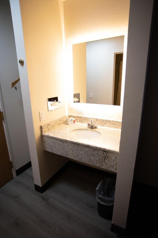 Koupelna v ubytování Quality Inn Winslow I-40