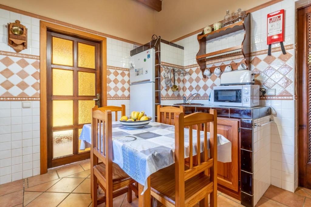 Kuchyň nebo kuchyňský kout v ubytování Casa Julia by Mallorca House Rent