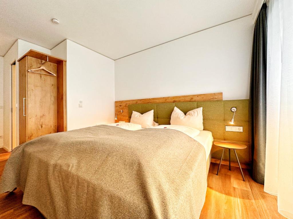 Seespitz Gästehaus - Deluxe Double Room With Balcony