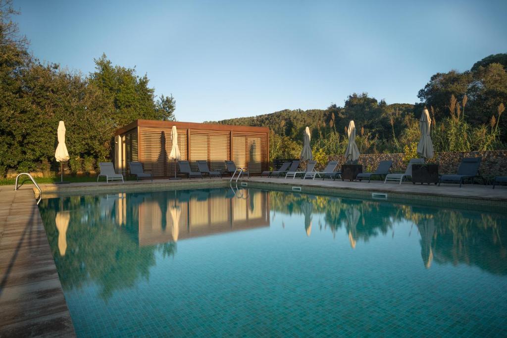 Bazén v ubytování Hotel Mas del Sol nebo v jeho okolí