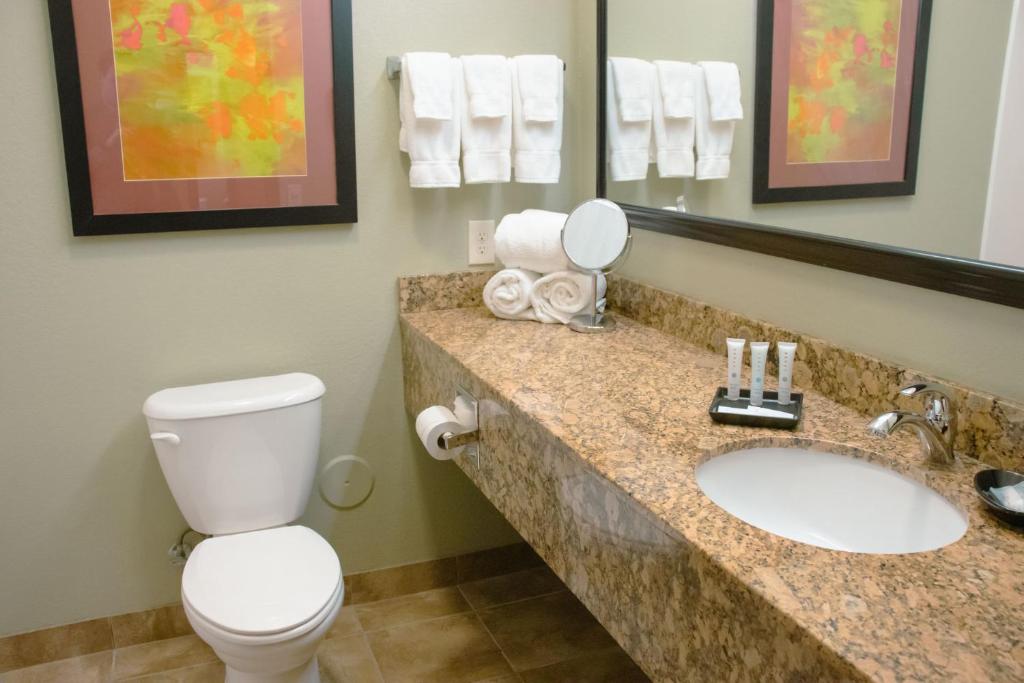 Grand Forks Lodge and Suites - Room Queen Con 2 Camas Queen - No Fumar